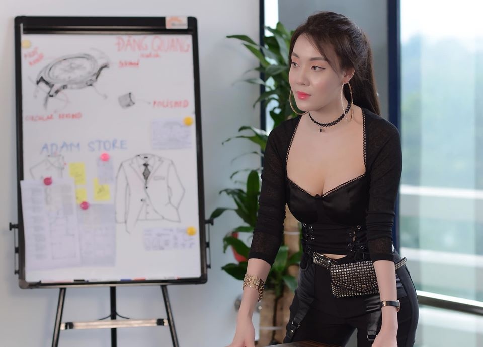 Hot girl co giao anh 6