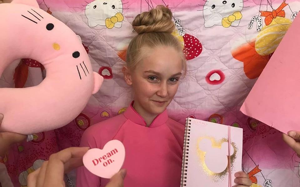 Trend chup anh do vat cung mau o Viet Nam lan den Australia hinh anh