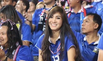 Hot girl co vu Thai Lan anh 5