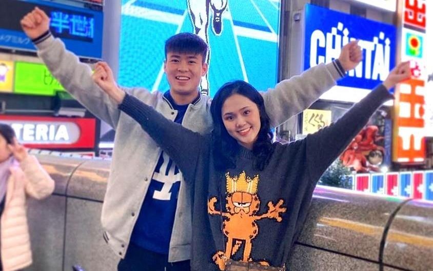 Duy Manh va ban gai du lich sang chanh, mua sam toan do hieu hinh anh