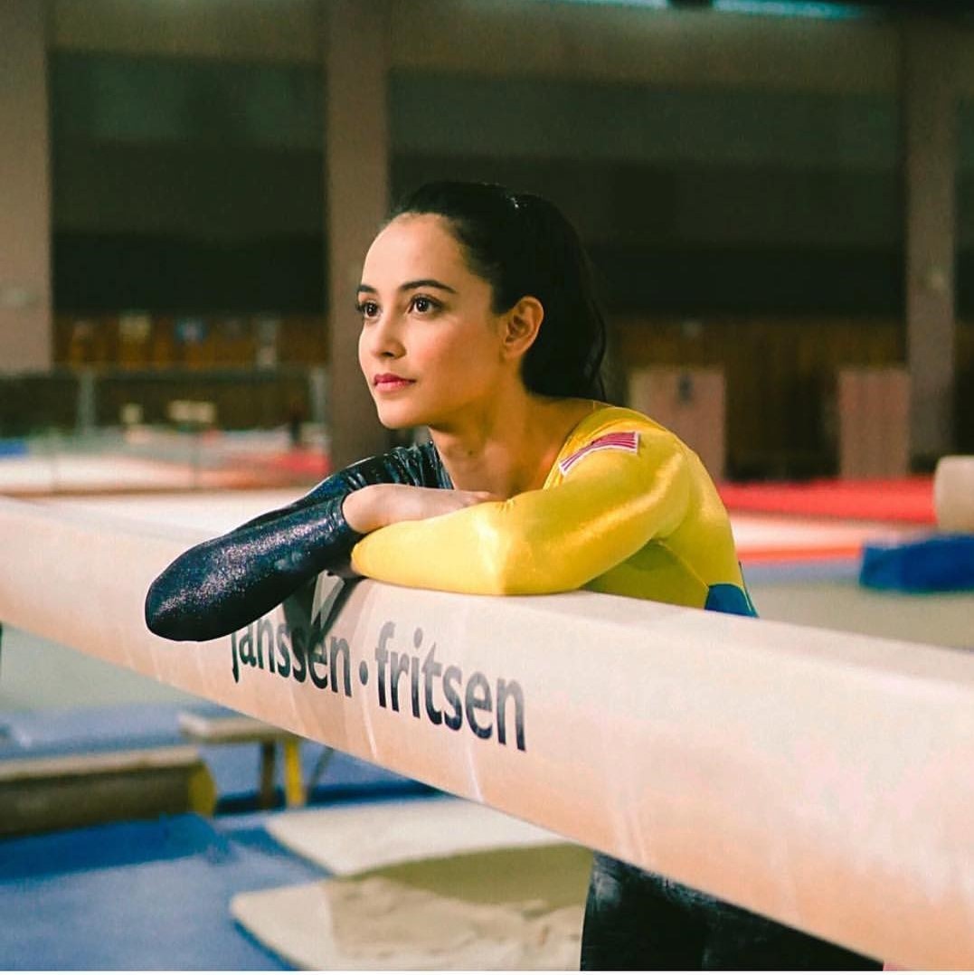 Hoa khoi the duc dung cu anh 2