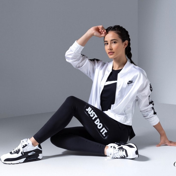 Hoa khoi the duc dung cu anh 10