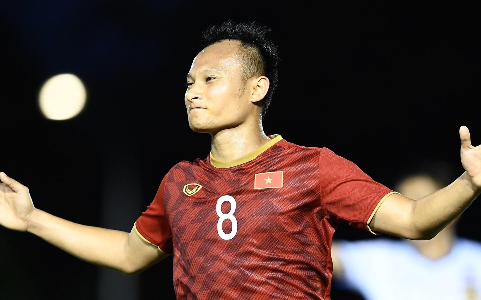 Trong Hoang duoc khen van con tre khi da cung doi U22 hinh anh