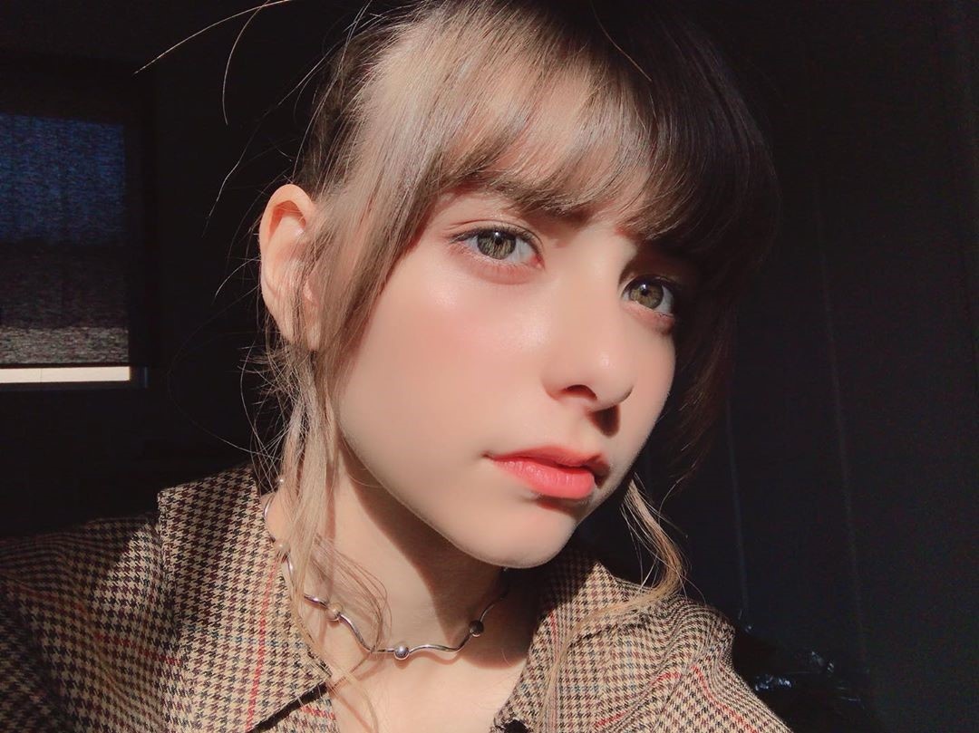 Hot girl lai 5 dong mau anh 1