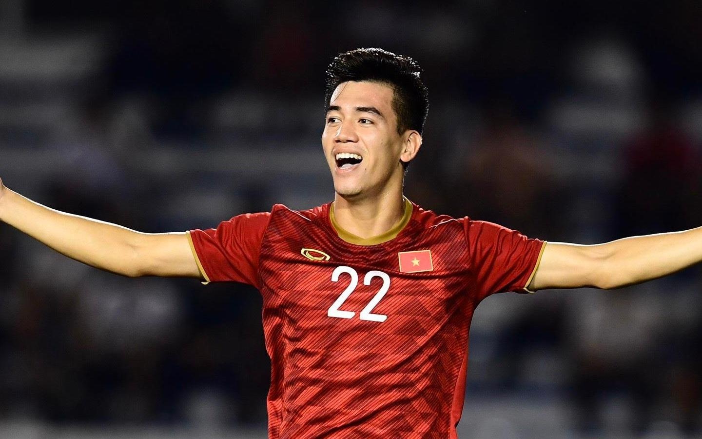 Hai Que, Duy Manh treu Tien Linh tu 'pha doi' thanh 'ganh team' hinh anh