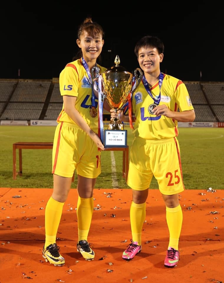 cau thu Hoang Thi Loan anh 8