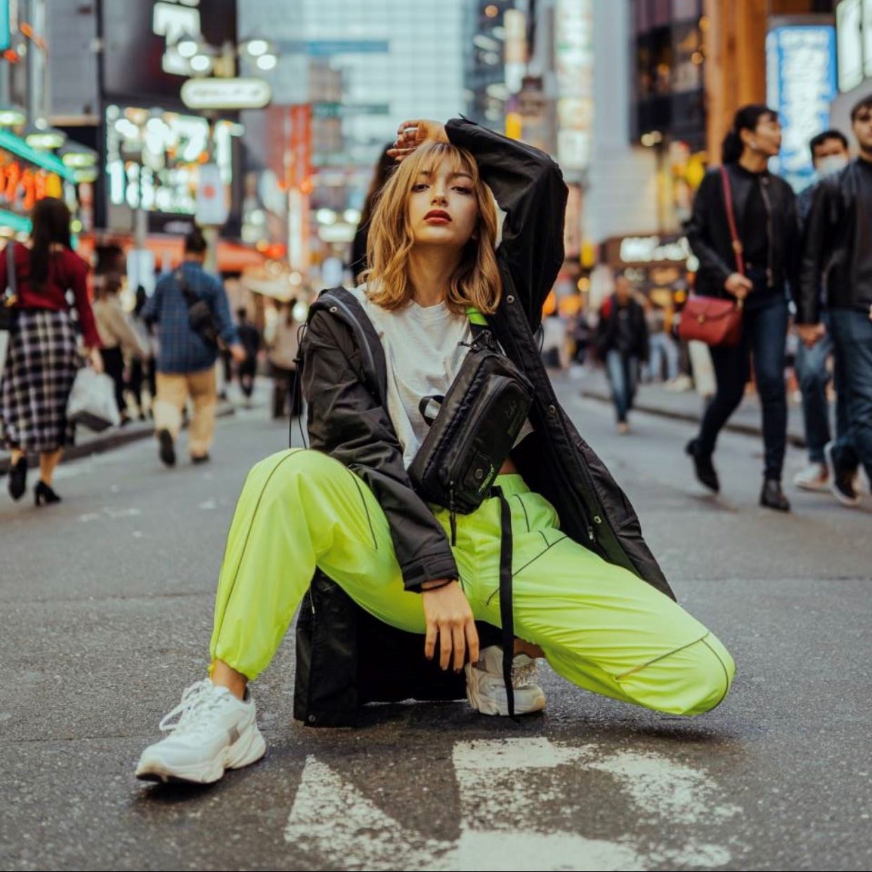 Chi em la hot girl lai Nhat Ban anh 8