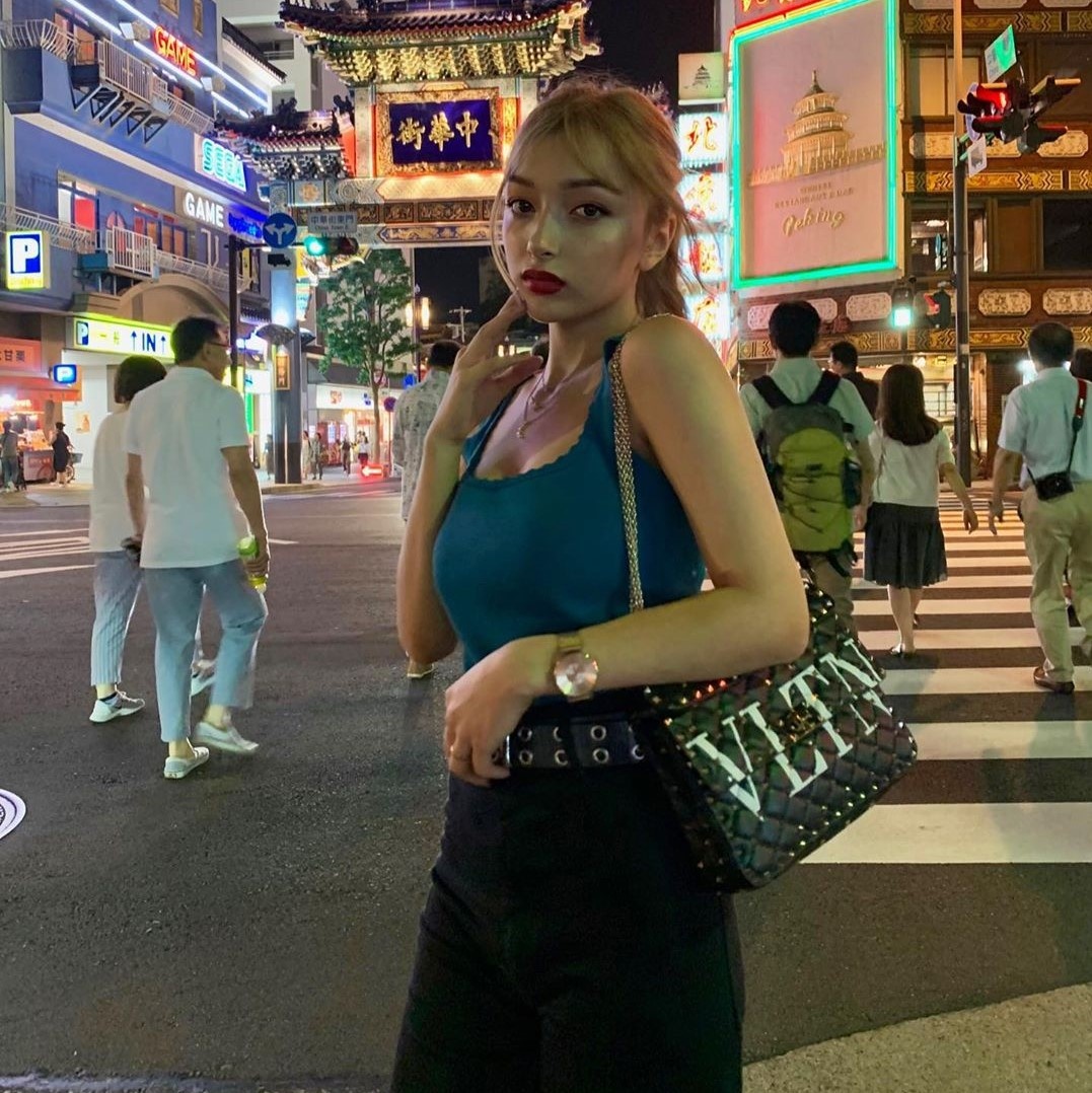 Chi em la hot girl lai Nhat Ban anh 3