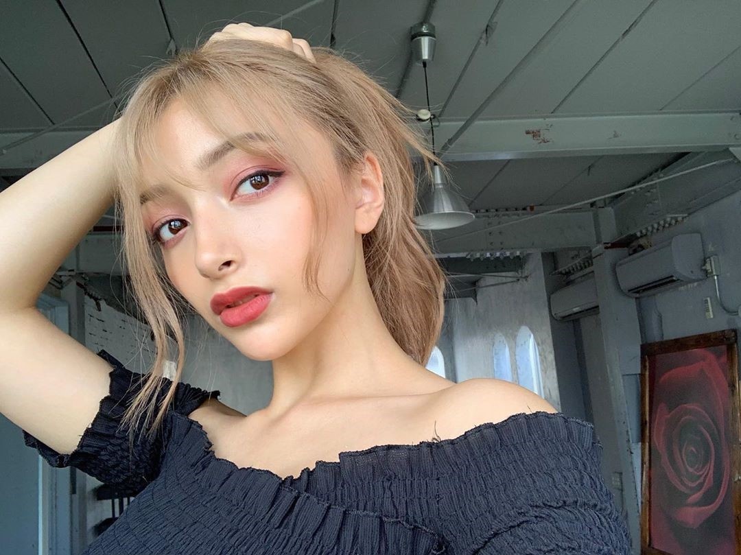 Chi em la hot girl lai Nhat Ban anh 5