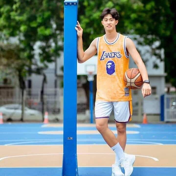 hot boy bong chuyen anh 1