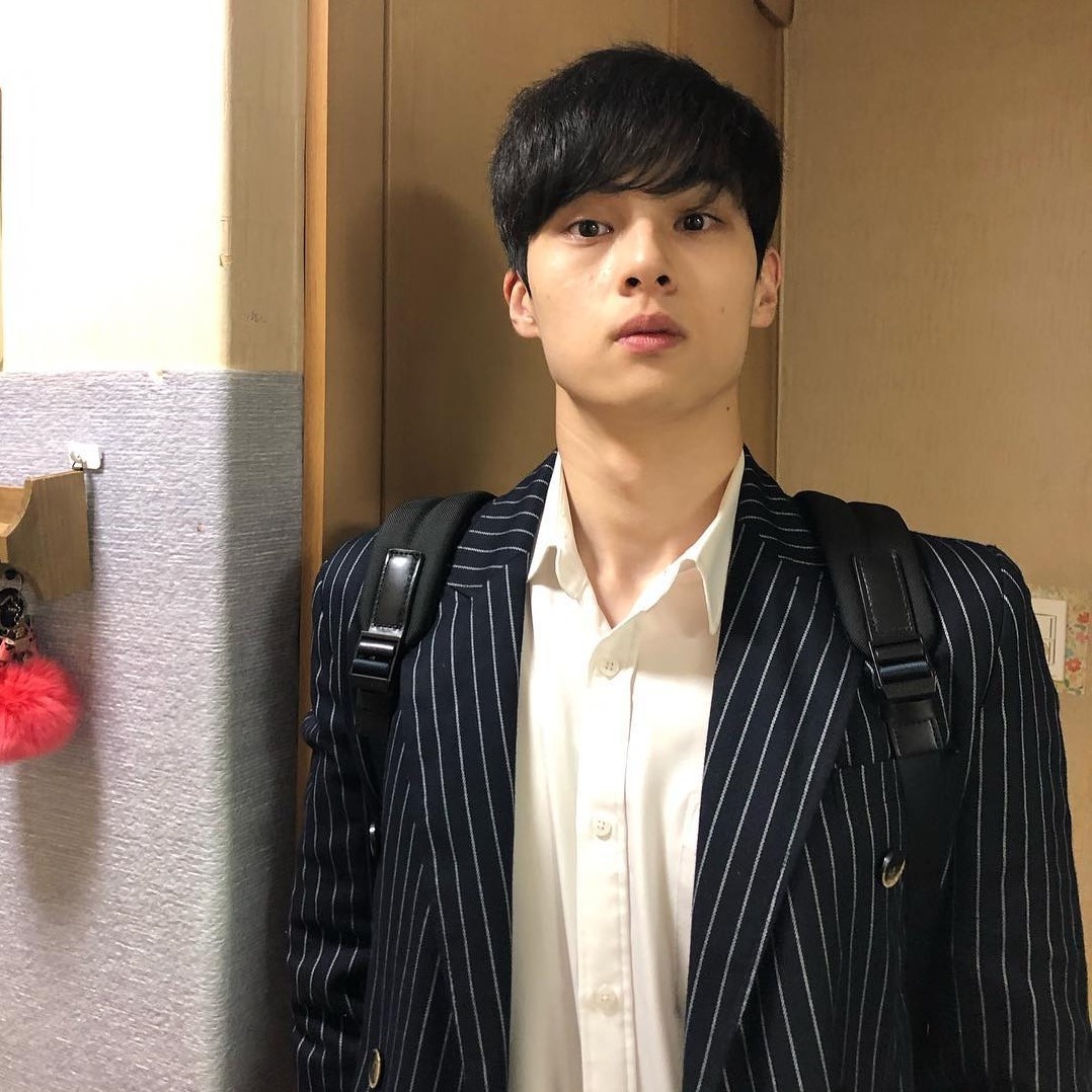 hot boy ngoi hoc anh 8