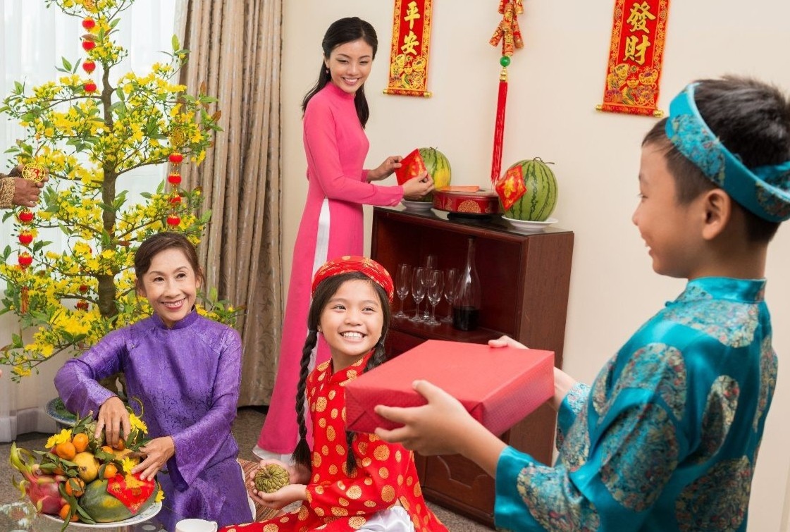 'Quanh di quan lai chi an va uong, the la het Tet' hinh anh