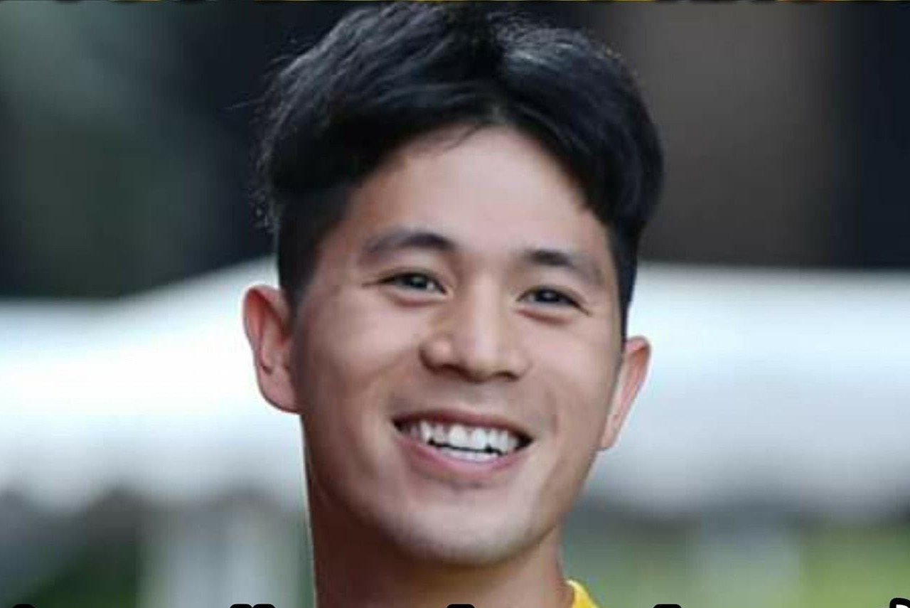 Fan goi Dinh Trong la 'Dan Truong ban cau thu' vi mai toc bo luong hinh anh