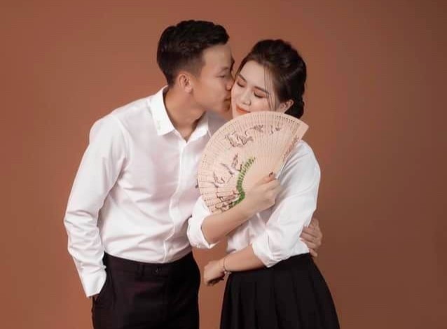 Dan WAGs Viet nguoi tinh cam ben nua kia, nguoi tat bat ngay cuoi nam hinh anh