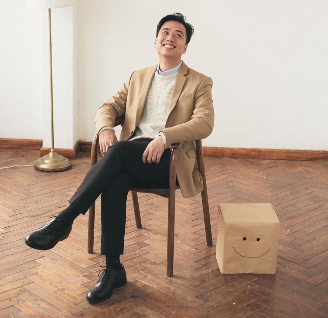 He Always Smile tro lai anh 1