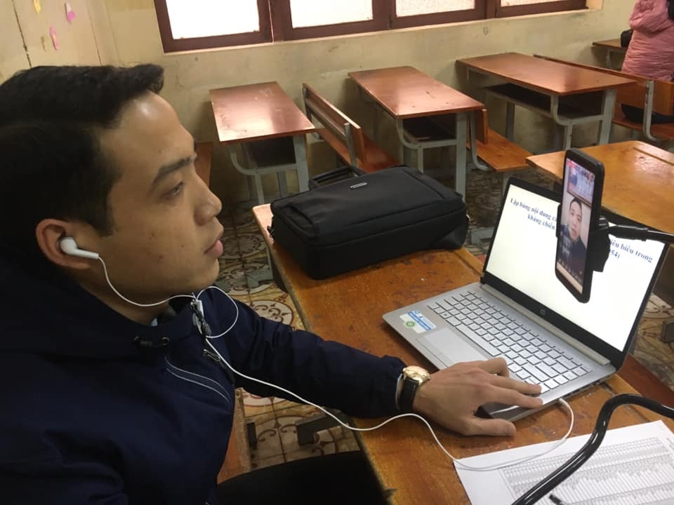 day hoc mua dich corona anh 1