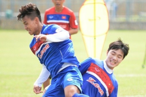 Ban than nhu Xuan Truong va Van Thanh chi cho treu choc nhau hinh anh