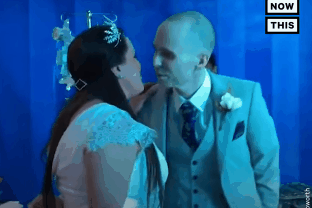 Dam cuoi xuc dong cua benh nhan trong phong dieu tri dac biet hinh anh