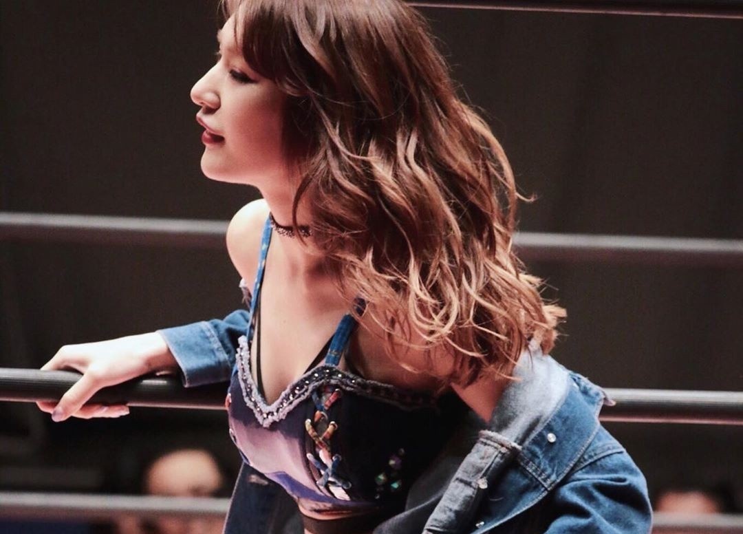 Video nu do vat goi cam ha guc doi thu hinh anh