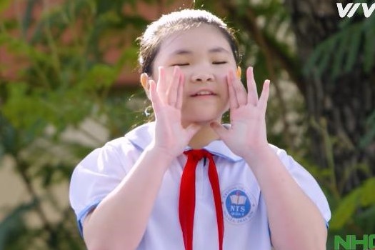 'Me hay thuong con bang chi hai va em duoc khong' hinh anh