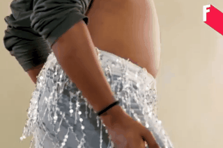 Nam vu cong An Do vuot qua chi trich, theo duoi dam me mua bung hinh anh