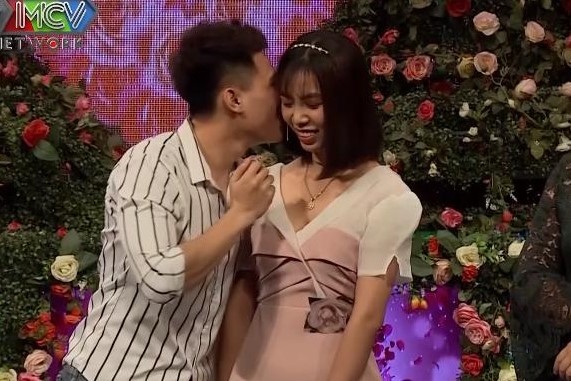 Chang trai tan do nang mau anh nho tai dan hat hinh anh