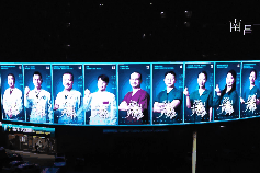 50.000 man hinh LED mung bac si, y ta chong dich tu Ho Bac tro ve hinh anh