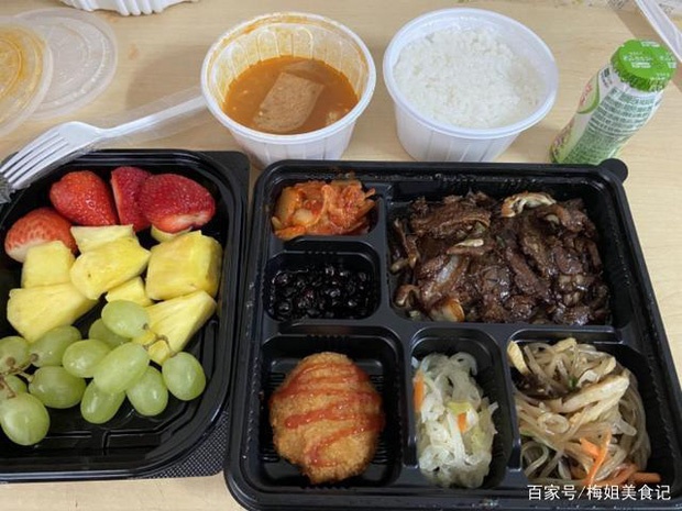 bua an trong khu cach ly anh 7