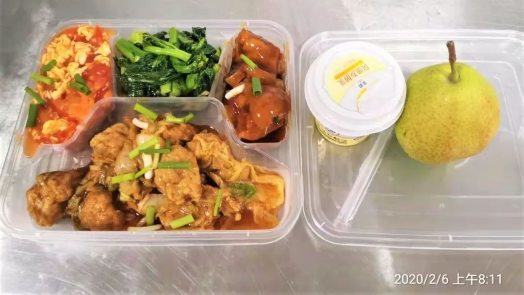 bua an trong khu cach ly anh 1