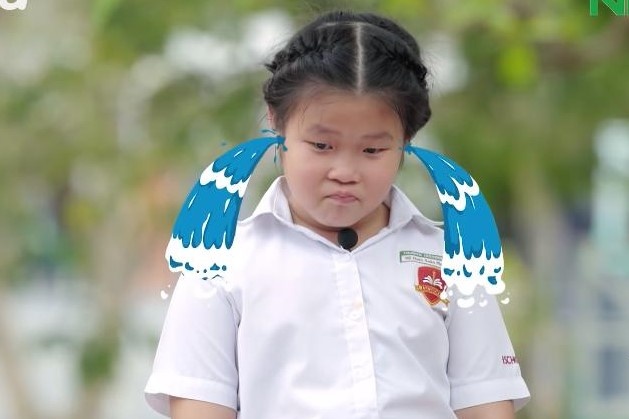 Be 7 tuoi ke: 'Me cham em cuc lam, nhieu luc ngu guc ma quen dap men' hinh anh