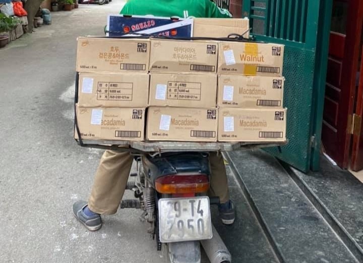 Dan mang viet thu tay, gui qua ung ho y bac si tai benh vien Bach Mai hinh anh