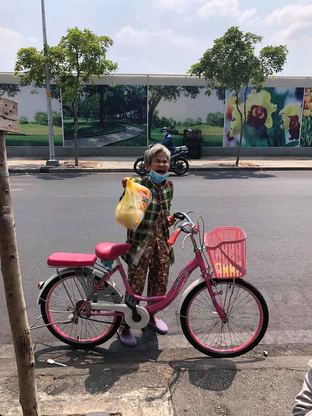 tang qua cho nguoi ngheo chong dich anh 4