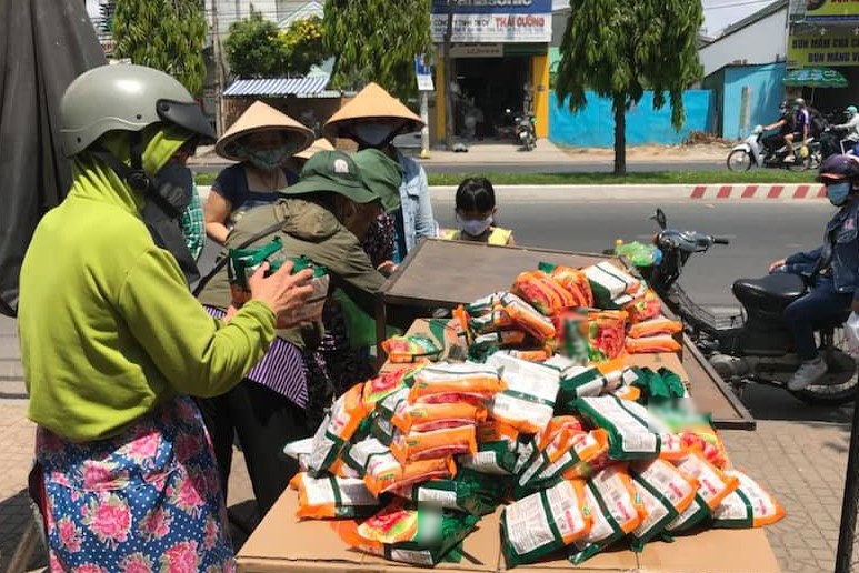 Me nhac con gai mua mi, trung tang nguoi ban ve so giua dich Covid-19 hinh anh