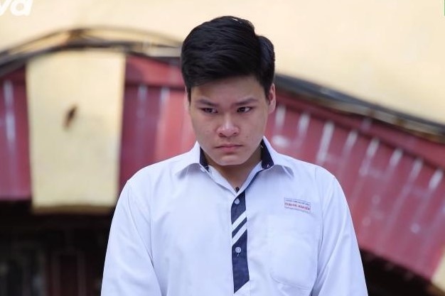 Cau hoc tro roi nuoc mat khi ke la nan nhan bao luc hoc duong hinh anh