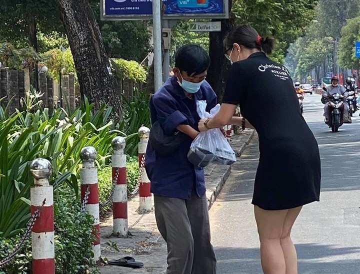 Tang 1.000 suat com cho nguoi ngheo o TP.HCM moi ngay hinh anh