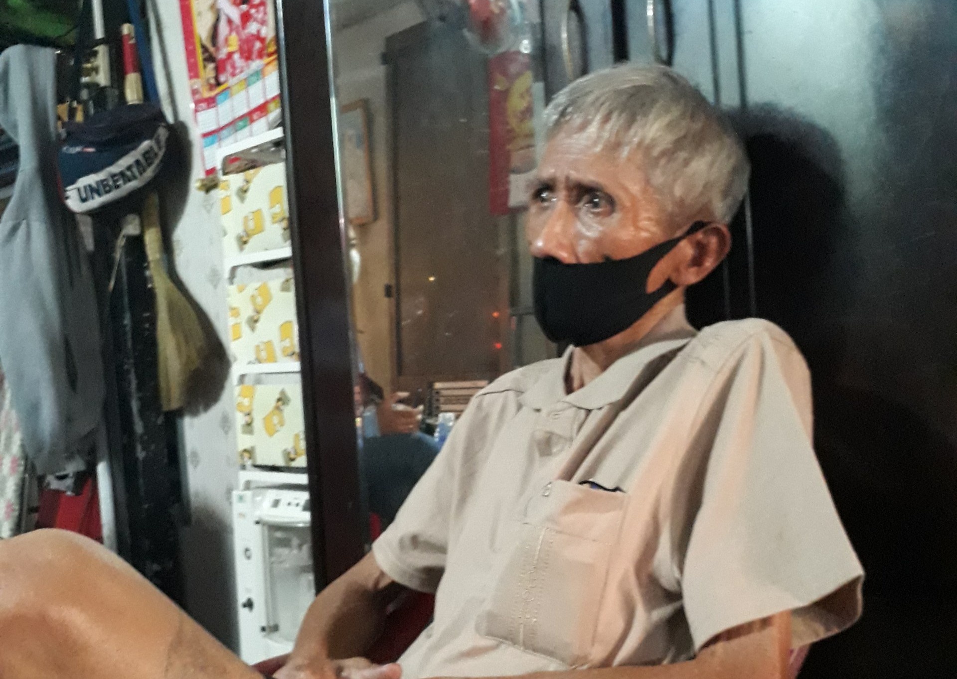 Bảo vệ bị chủ trọ đuổi đi ảnh 2 Bao ve bi chu tro duoi di anh 2