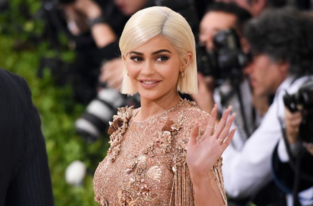 Deu duoi 28 tuoi, 5 ty phu tre nhat the gioi tieu tien vao dau hinh anh