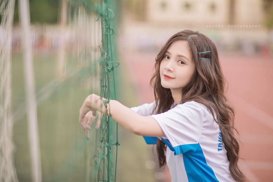 Hot girl dong phuc anh 1