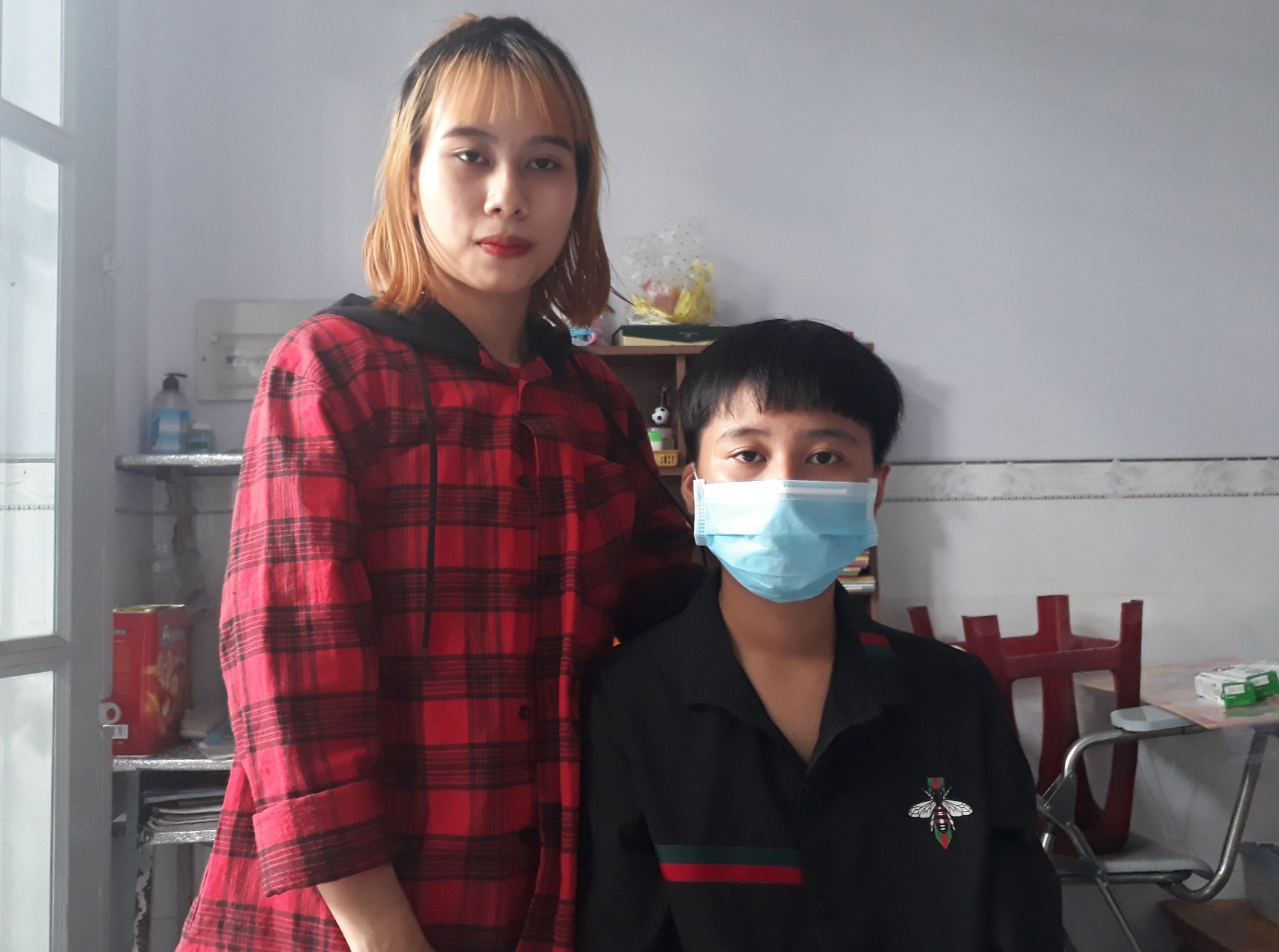 Co gai bi hieu nham o ATM gao: 'Minh tung lo so, khong dam roi nha' hinh anh