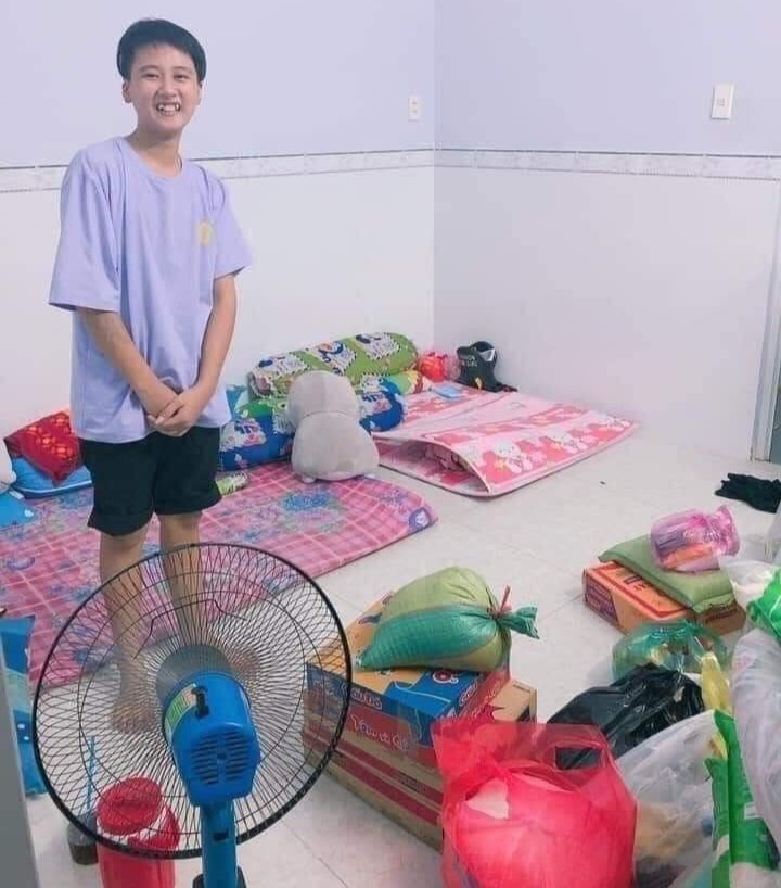 co gai tai ATM gao anh 3