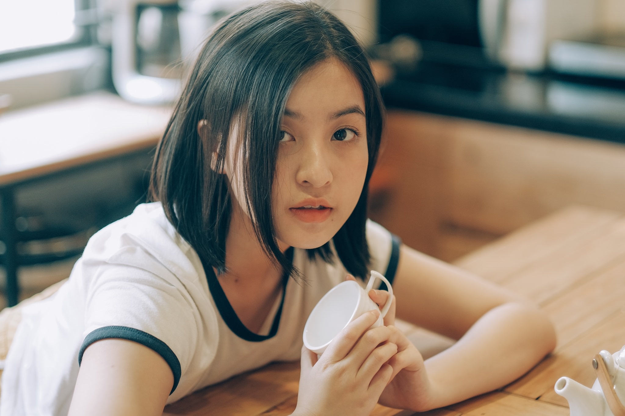 Dan hot girl 10X co nhan sac 'can' ca mat moc, camera thuong hinh anh