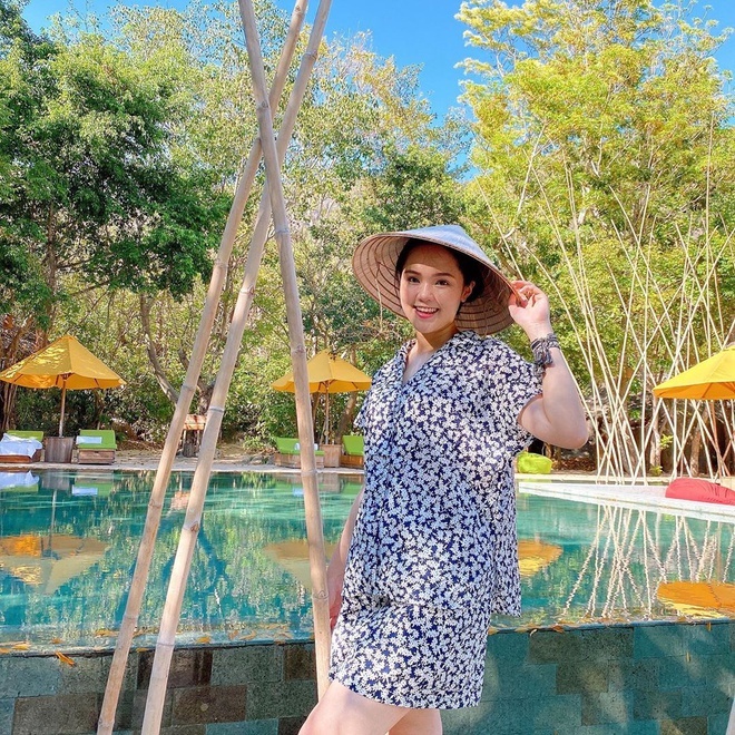 Cac nang WAGs mang bau anh 3