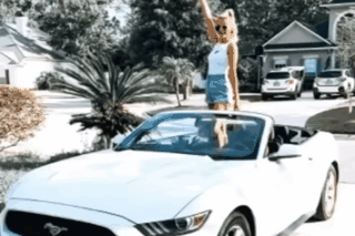 Chiec xe moi tau bi tong nat va 'cu soc dau doi' cua dan mang hinh anh