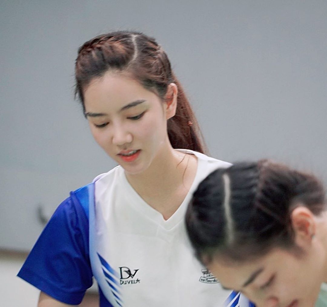 hot girl cau long anh 2