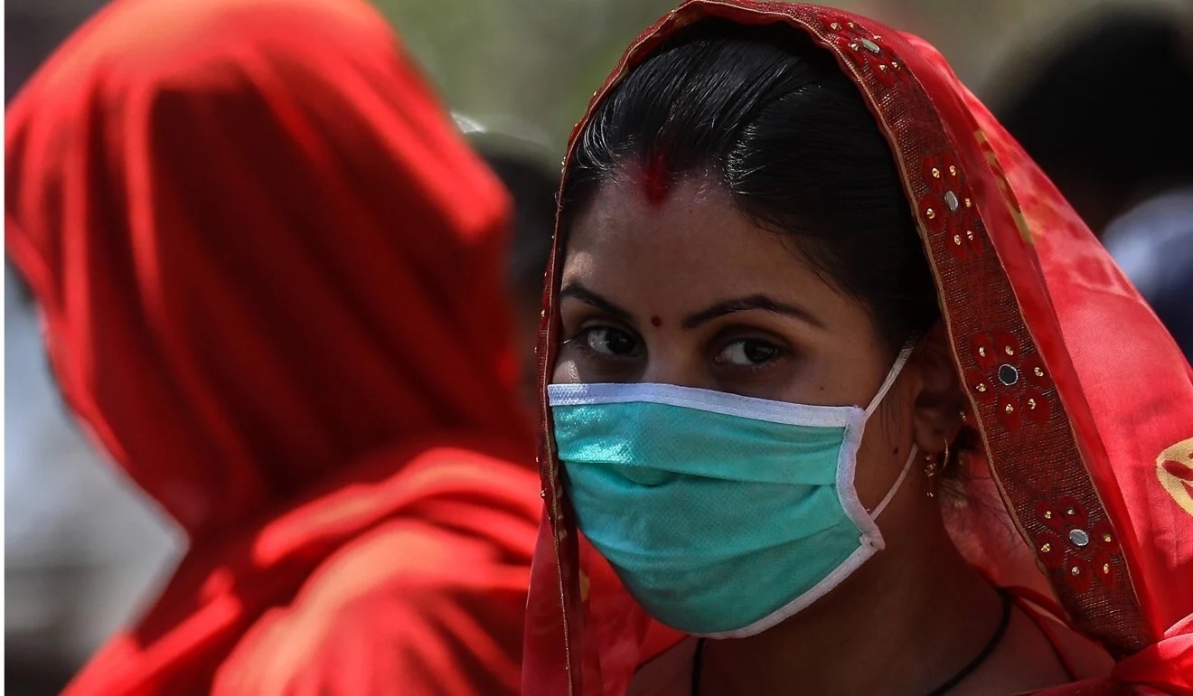 Thuc toi sang, uong thuoc giam dau de lam het viec nha mua dich hinh anh