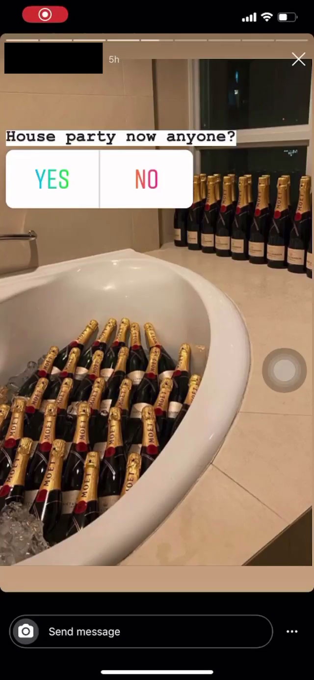 tụ tập mùa dịch ảnh 2 tu tap mua dich anh 2