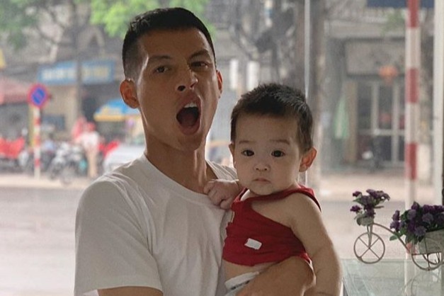 Do Hung Dung bi ba xa dang anh treu choc hinh anh