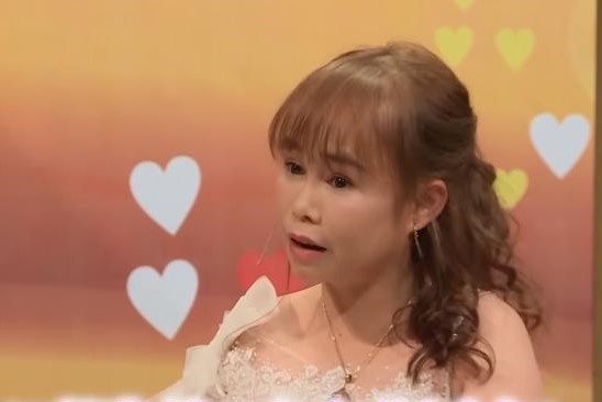 Vo 'ti hon' ke chua tung co nu hon voi chong vi rao can tam ly hinh anh