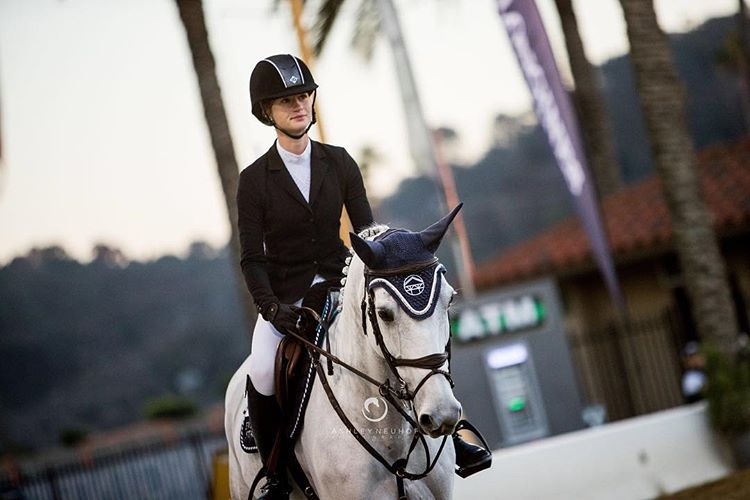 nu ty phu me dua ngua anh 5