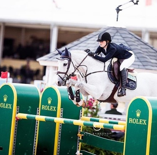 nu ty phu me dua ngua anh 7